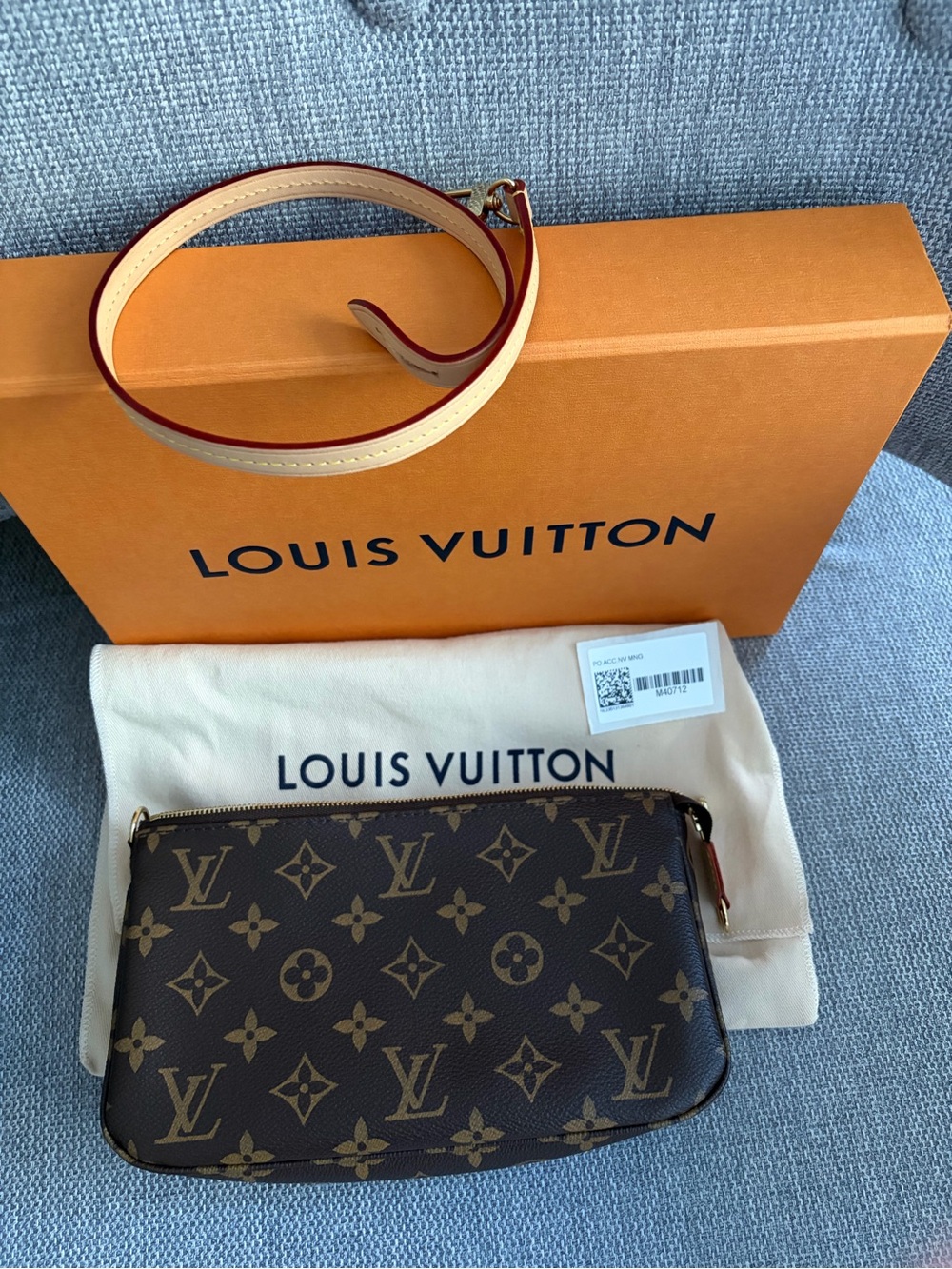 Louis Vuitton Pochette Accessories Monogram Canvas - Picture 8 of 13